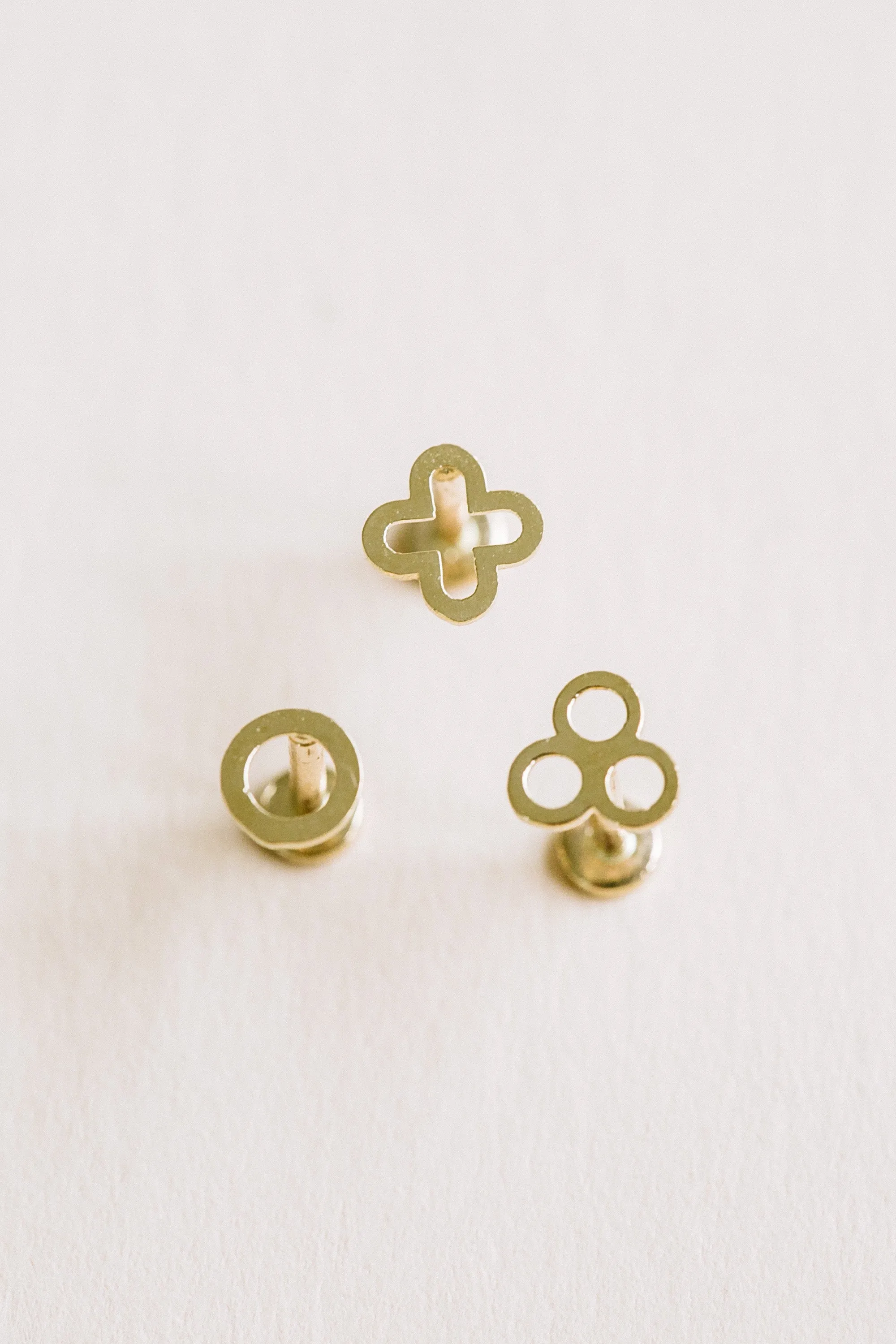 14k Gold Cartilage Open Clover Internally Internal Threaded Flat Back Labret