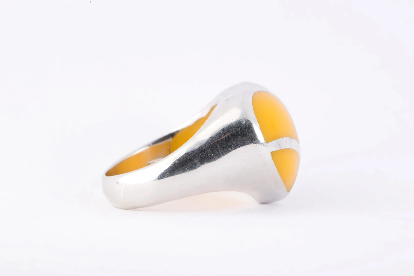 925 Silver Yellow Enamel Heart Ring Size 9 (11.74g.)