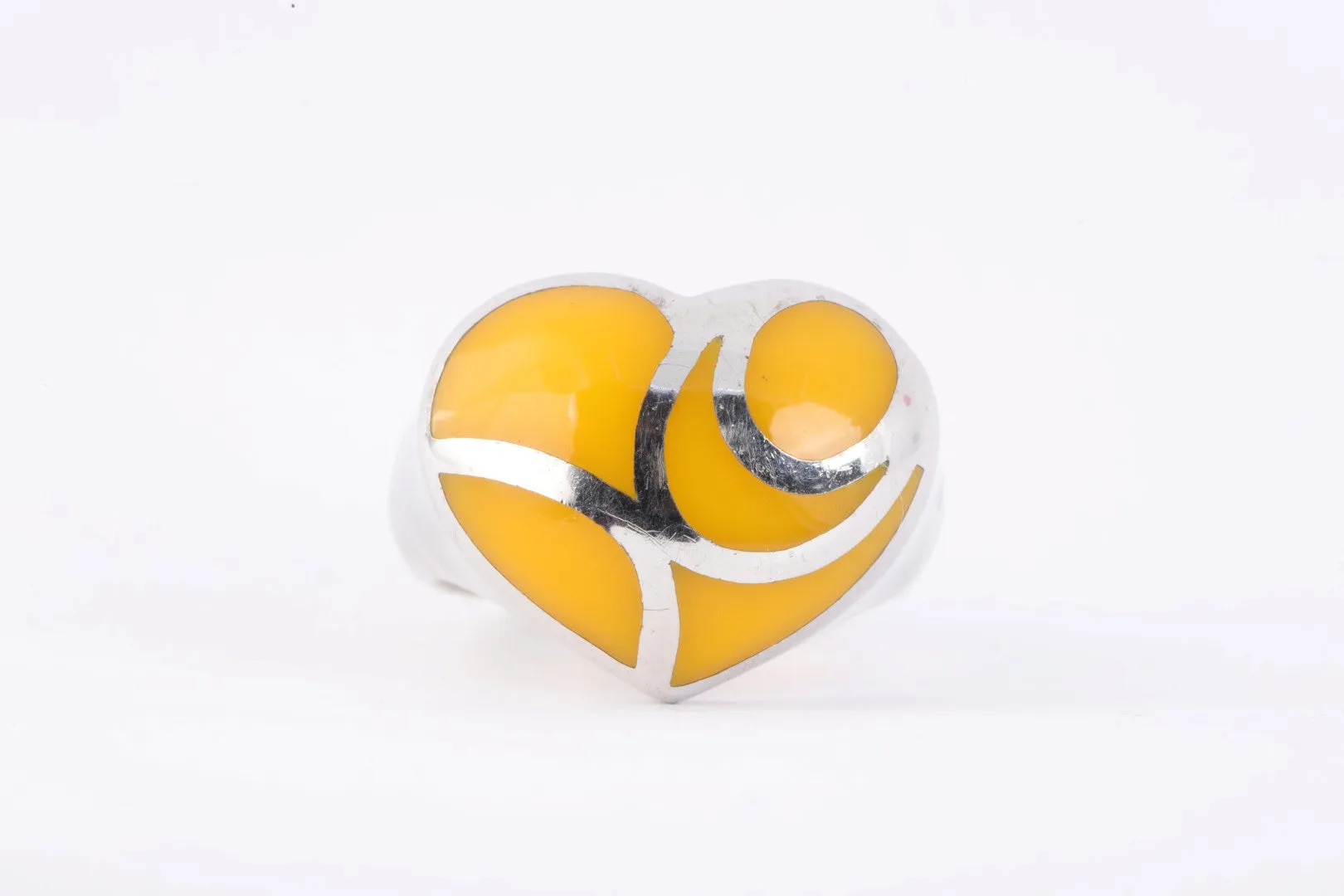 925 Silver Yellow Enamel Heart Ring Size 9 (11.74g.)