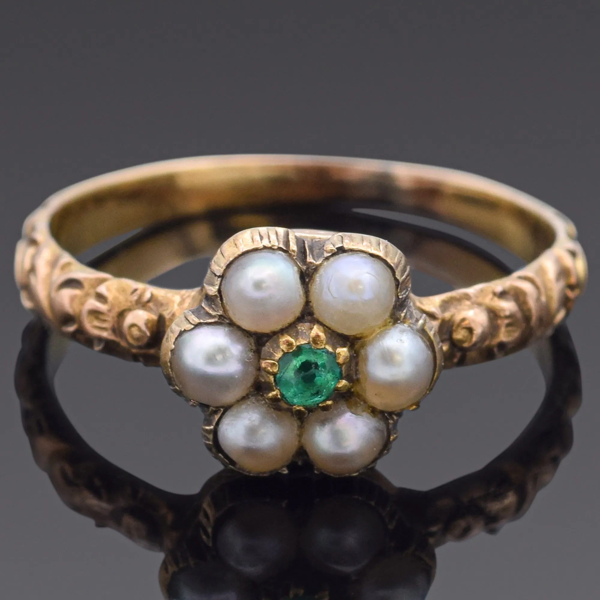 Antique 15K Yellow Gold Emerald & Pearl Floral Band Ring Size 3.25