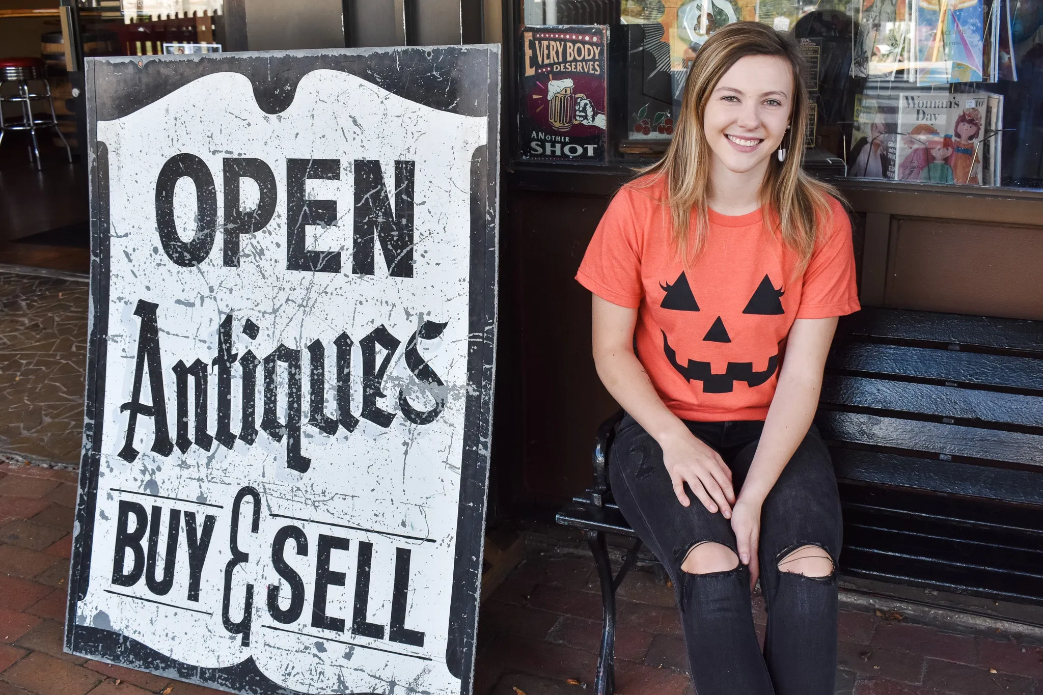 Cute Spooky Pumpkin Face Graphic Tee