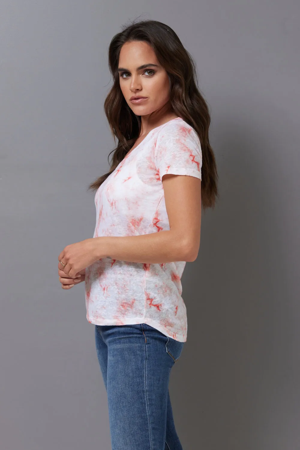 Majestic Short Sleeve Linen Cloud V-Neck Tee in Sunset